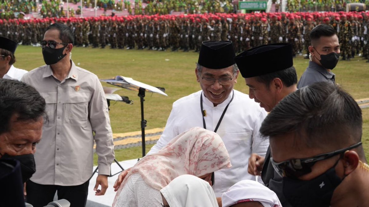 YahyaCStaquf's tweet photo. Alhamdulillah, pagi ini secara resmi, kita melangkahkan kaki memasuki gerbang Abad Kedua NU.

Terima kasiih kepada Bapak Presiden @jokowi dan Wakil Presiden Kiai @Kiyai_MarufAmin yang telah merestui langkah awal menyongsong Abad Kedua Nahdlatul Ulama. https://t.co/kd6pLOTZ1T