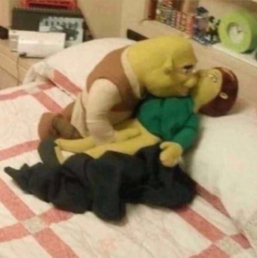 Ballsaki_'s tweet photo. @matthwatson @elirymagee you and ryan b like 😇 https://t.co/pKfFjHnmp1
