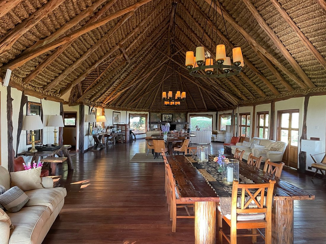 #TravelTuesday 📍Kifaru House This lovely treasure is located in a UNESCO heritage site that is home to endangered species @LewaConservancy. It is part of the @elewana. +