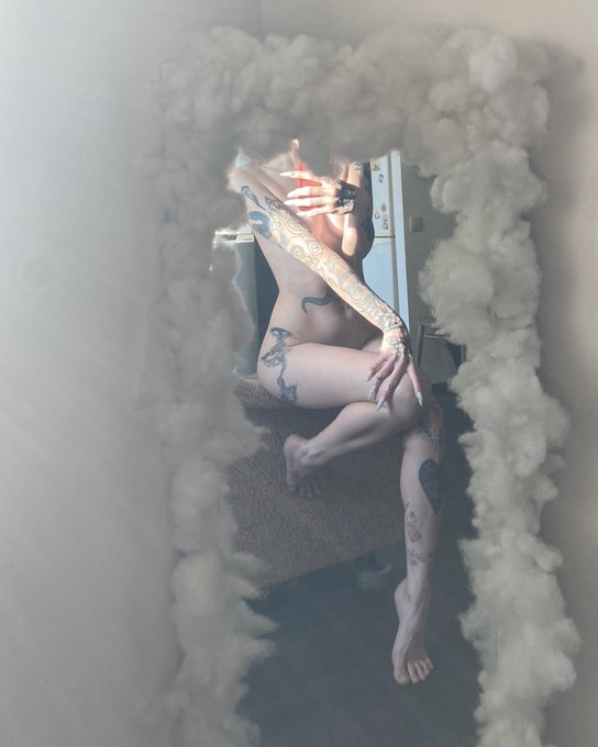 Мне срочно нужны новые мемы! https://t.co/gDdNL0MNgk<a href="/tag/%D0%BD%D1%8E%D0%B4%D1%81%D0%BE%D1%87%D0%B5%D1%82%D0%B2%D0%B5%D1%80%D0%B3"class="tags"><span>#нюдсочетверг</span></a>