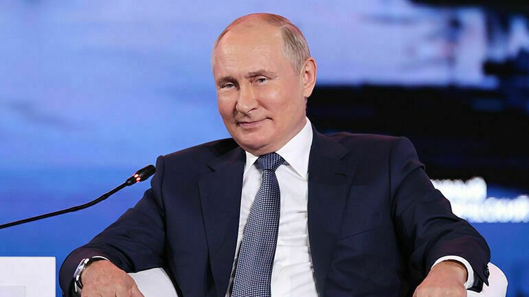 Владимир Путин законодательно закрепил за собой местоимения мы/они

Так как Президент ассоциирует себя со все Россией и его многонациональным народом, то с 07.02.2023 года к нему нужно обращаться вы/они/Россия. За нарушение предусмотрен штраф - 50 000 руб.