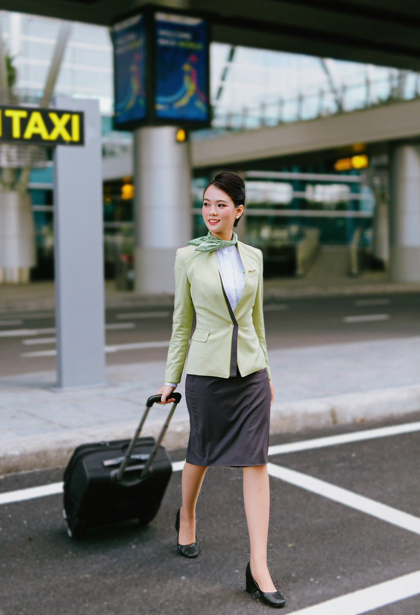 bamboo_airways's tweet photo. Walking down the street and getting ready for a fantastic journey await. Let your new trips with Bamboo Airways add pages to your life's story 🛫
#BambooAirways #Fly_Bamboo #More_than_just_a_flight https://t.co/vpRSMEzPdA