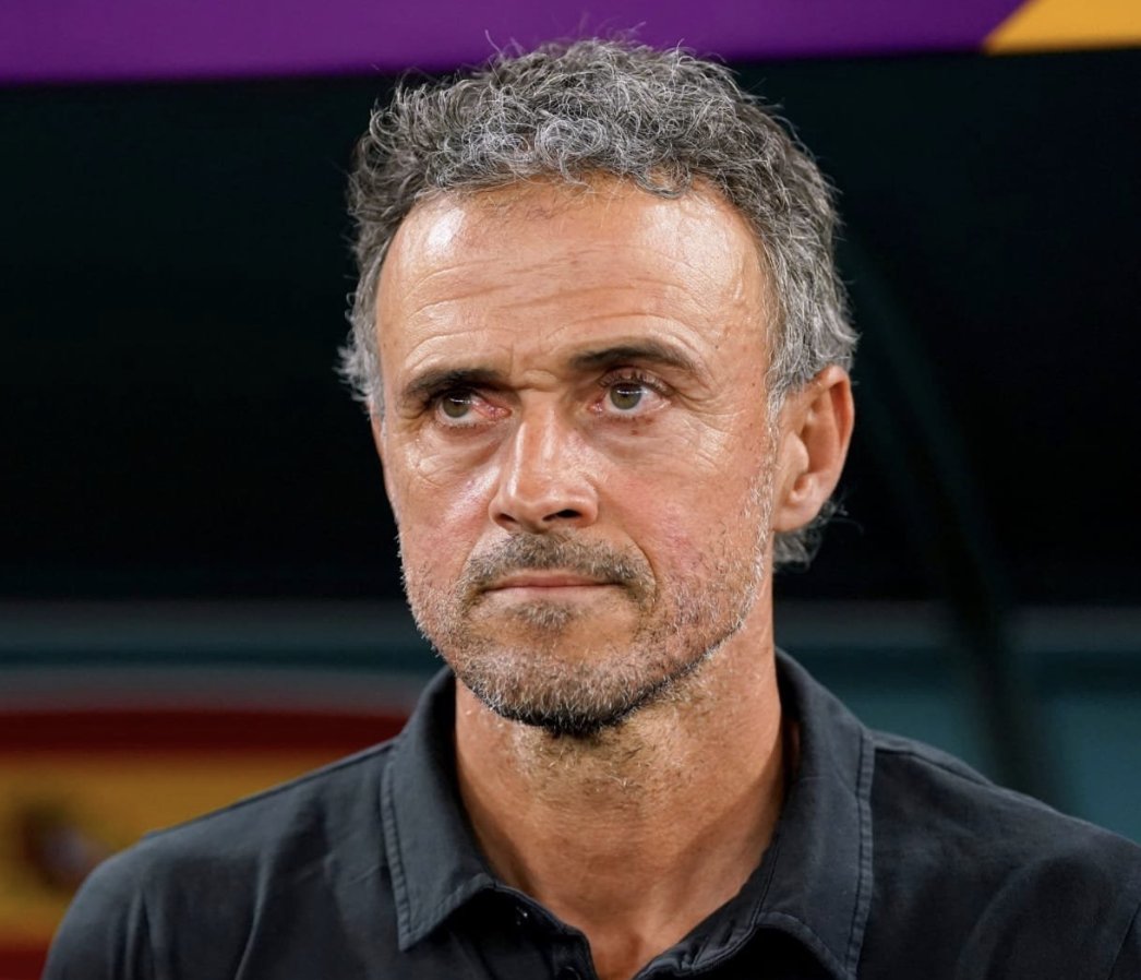 DeadlineDayLive's tweet photo. 🚨 Chelsea are keeping an eye on the future of Luis Enrique, in case they decide to sack Graham Potter! 👀 

(Source: Daily Mail) https://t.co/xJQzgl9gE1