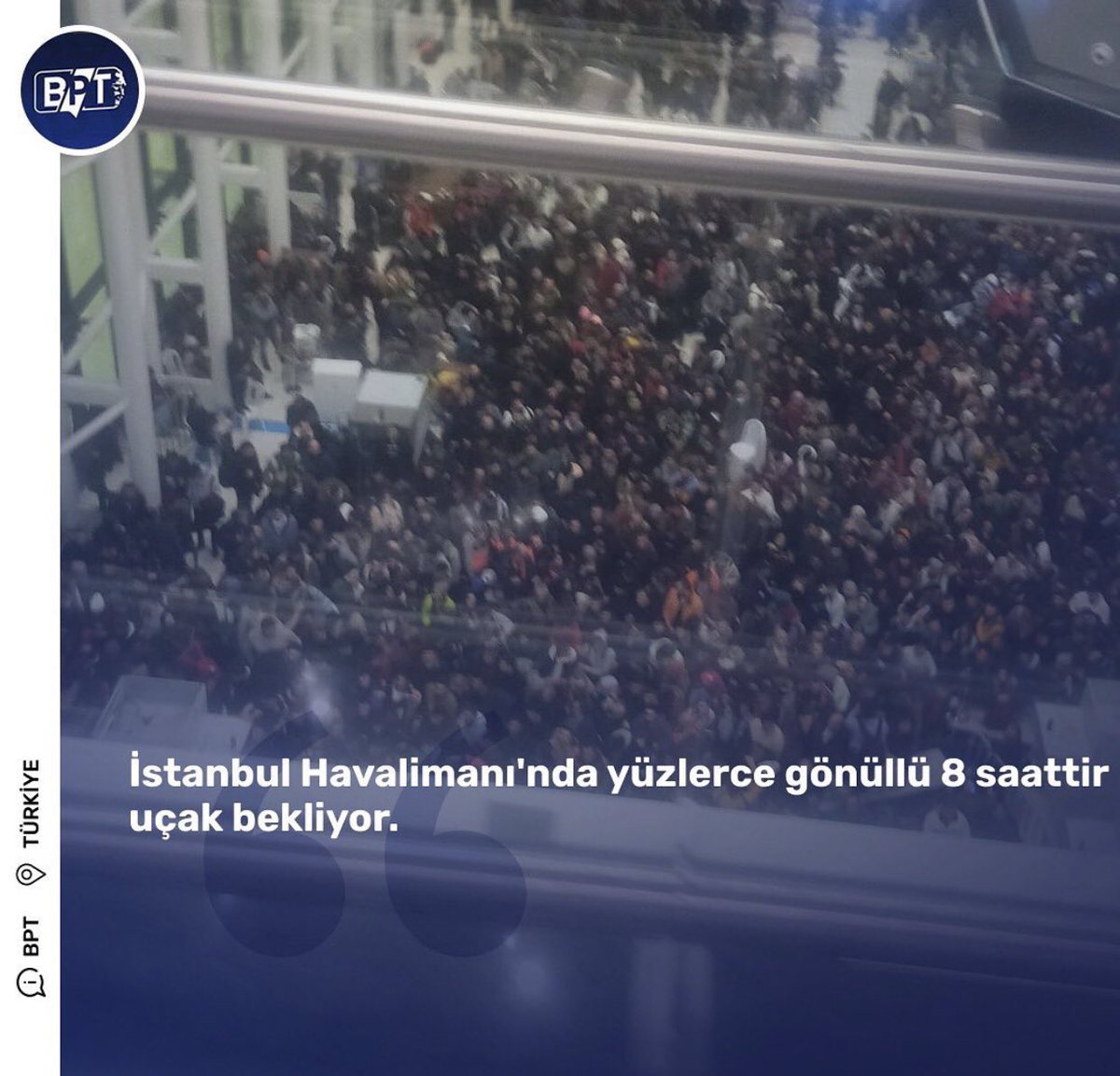 furkankuruu's tweet photo. ya 3 merkezi bölgede havalimanları belirleyip, uçak seferberliğiyle insanları hızlı bir şekilde bölgeye sevk etmek ne kadar zor olabilir ve neden organize edilemez anlamıyorum. dakikaların bile önemli olduğu bu dondurucu soğukta yardıma koşmak isteyenleri saatlerce bekletiyorlar. https://t.co/mo4Vask03R