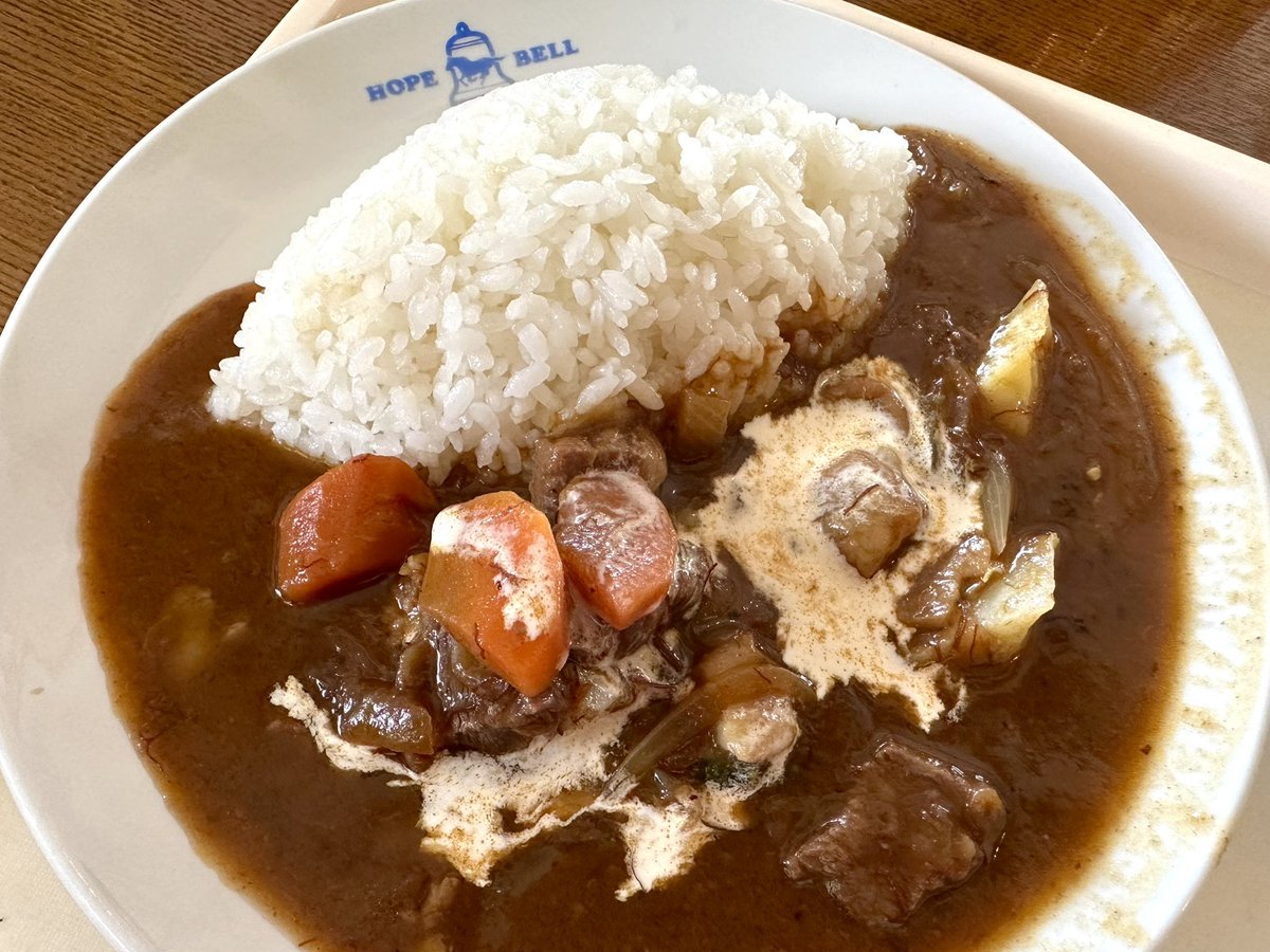 kassouzaru's tweet photo. 本日は孫と一緒に竜王スキーパークへ〜！！ホープベルのビーフシチューライス今シーズンやっと食べれました😁
#竜王スキーパーク #竜王 #ホープベル #ウェスタンロッヂ #ランチ #ビーフシチュー #ビーフシチューライス 
#ryuoo #ryuooskipark #hopebell https://t.co/Ae1XVzBBYh