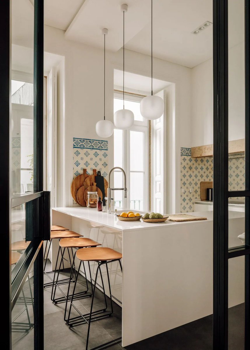 Aquí va una bellísima, pero hay más: 13 cocinas modernas y elegantes que serán tendencia en 2023 
trib.al/ZxPIqfm 🤩🤩