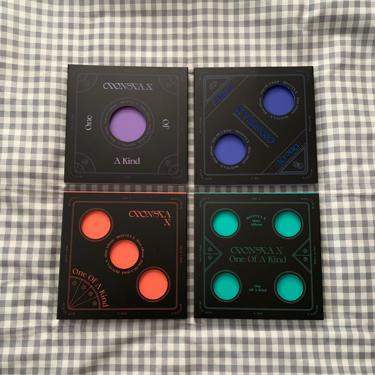 hallyucartz's tweet photo. ˗ˏˋ꒰ #hallyusalez ꒱ˊˎ˗

wts lfb monsta x

✶ one of a kind [w/ stickers]
࿐ php 400 set

✶ no limit [w/ inclusions + ck pc]
࿐ php 400 set

✶ fantasia x
࿐ php 100 ea; 180 if both

all in good condition!
mop: gcash/bank 
mod: sco (ggx/j&amp;t)
* can be purchased directly on shapi ~ https://t.co/yBHSYzutz0