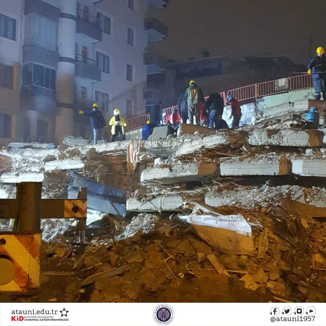 Dün öğlen saatlerinde yola çıkan Üniversitemiz arama kurtarma ve sağlık ekipleri Hatay'da çalışmalarına aralıksız devam ediyor. Tüm ekibimize çalışmalarında kolaylıklar dileriz.