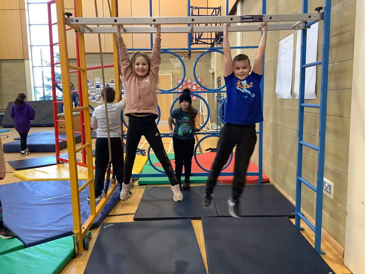 DeanburnPS_P4R's tweet photo. Children have been demonstrating fantastic skill in gymnastics recently. @MissMckelviePE was so pleased with our enthusiastic learners. #phyiscaleducation #enthusiasm #fun https://t.co/9SGWKpbyrk