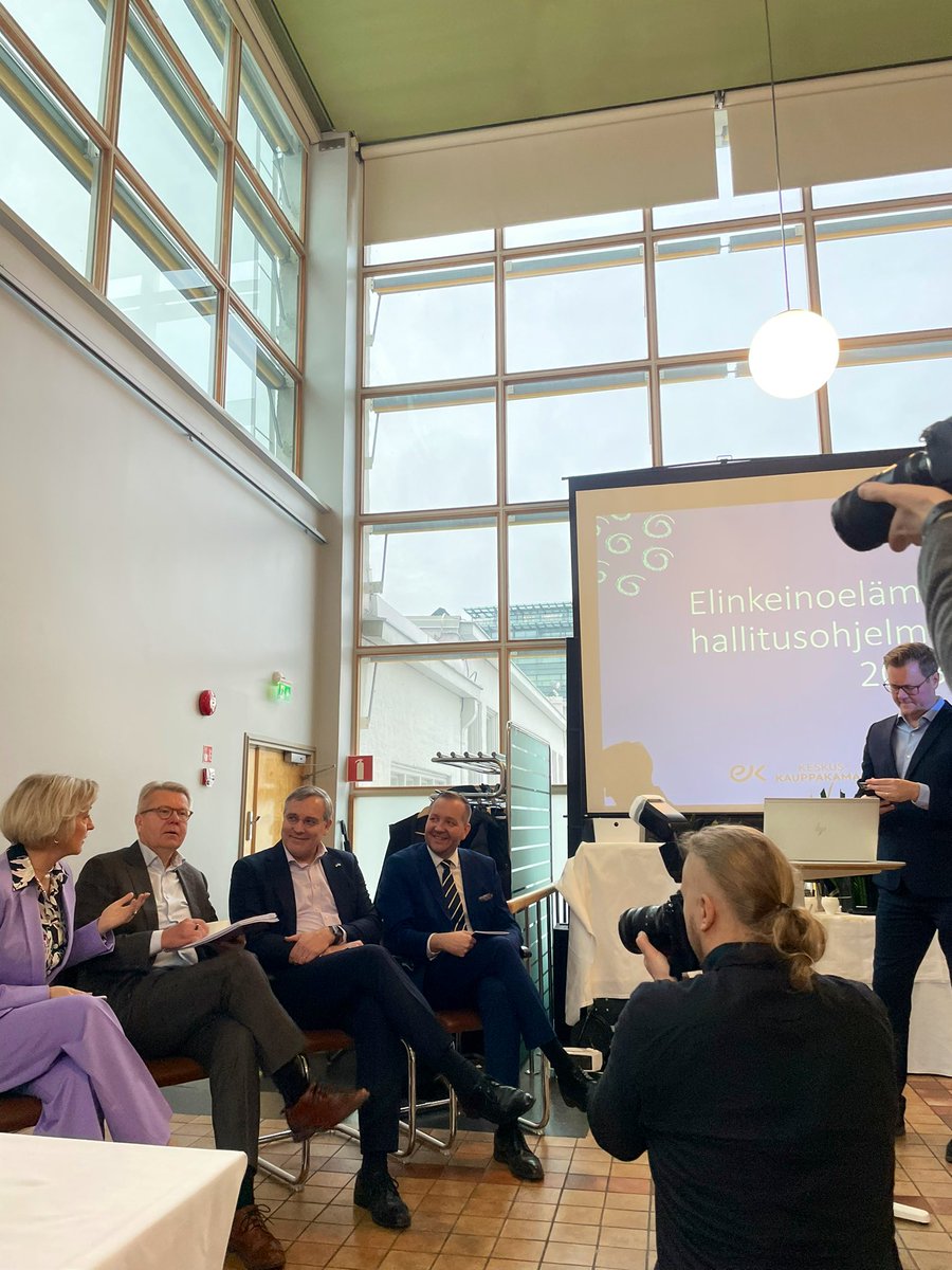 Sinttu_AW's tweet photo. Elinkeinoelämän reseptit ja tavoitteet tulevalle vaalikaudelle. Tilanne vaatii oikeita päätöksiä ja pikaisia toimia. #vaalit2023 @Perheyritys @Elinkeinoelama @suomenyrittajat @K3FIN https://t.co/Jp7M8S6PjF