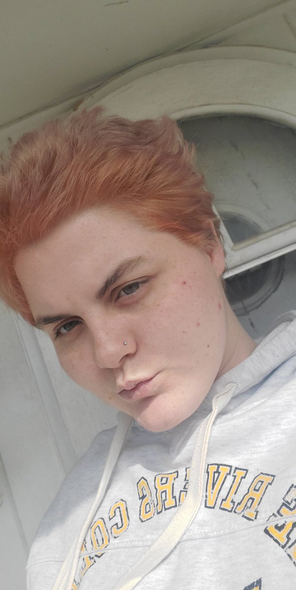FaithCochran15's tweet photo. #jsetwtselfieday no makeup required for such a special day. https://t.co/0bfFB43jG5