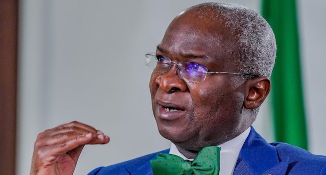 SaharaReporters's tweet photo. Central Bank Should Reverse Naira Swap Policy Since It’s Not Benefitting Nigerians - Buhari’s Minister, Fashola | Sahara Reporters https://t.co/76Gxwqjq1b https://t.co/iFVPAHNOfc