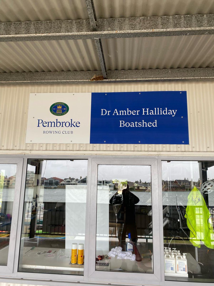 amberhalliday's tweet photo. So an amazing thing happened on the weekend! What an honour. My deepest thanks to the Pembroke rowing community π I am just so grateful to have been a rower there.
#rowing #schoolrowing @SARowing https://t.co/jAGsQdtwvu