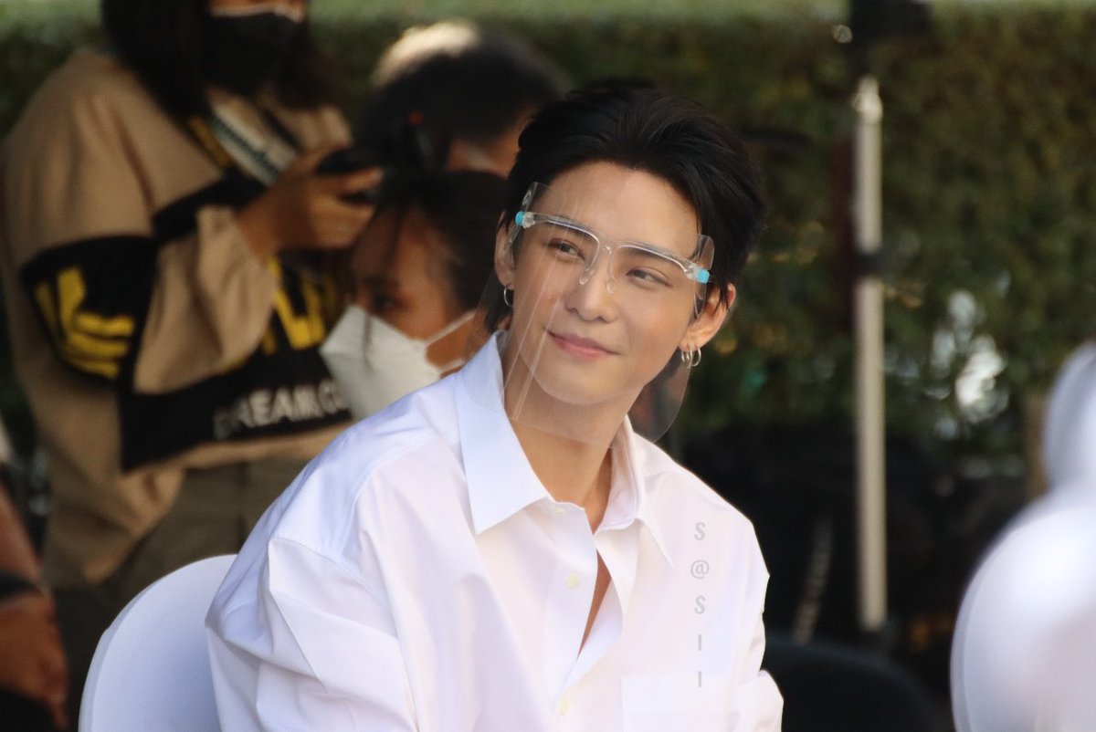 si_sasiton's tweet photo. นานแล้วที่เราไม่เจอกัน คิดถึงจังเลย วันพฤหัสนี้จะเคลียงานแล้วจะรีบไปหานะ...แต่ว่าเขานัดกี่โมงอ่ะ 
#supanut 
#myaries https://t.co/ECaL7EIpYV