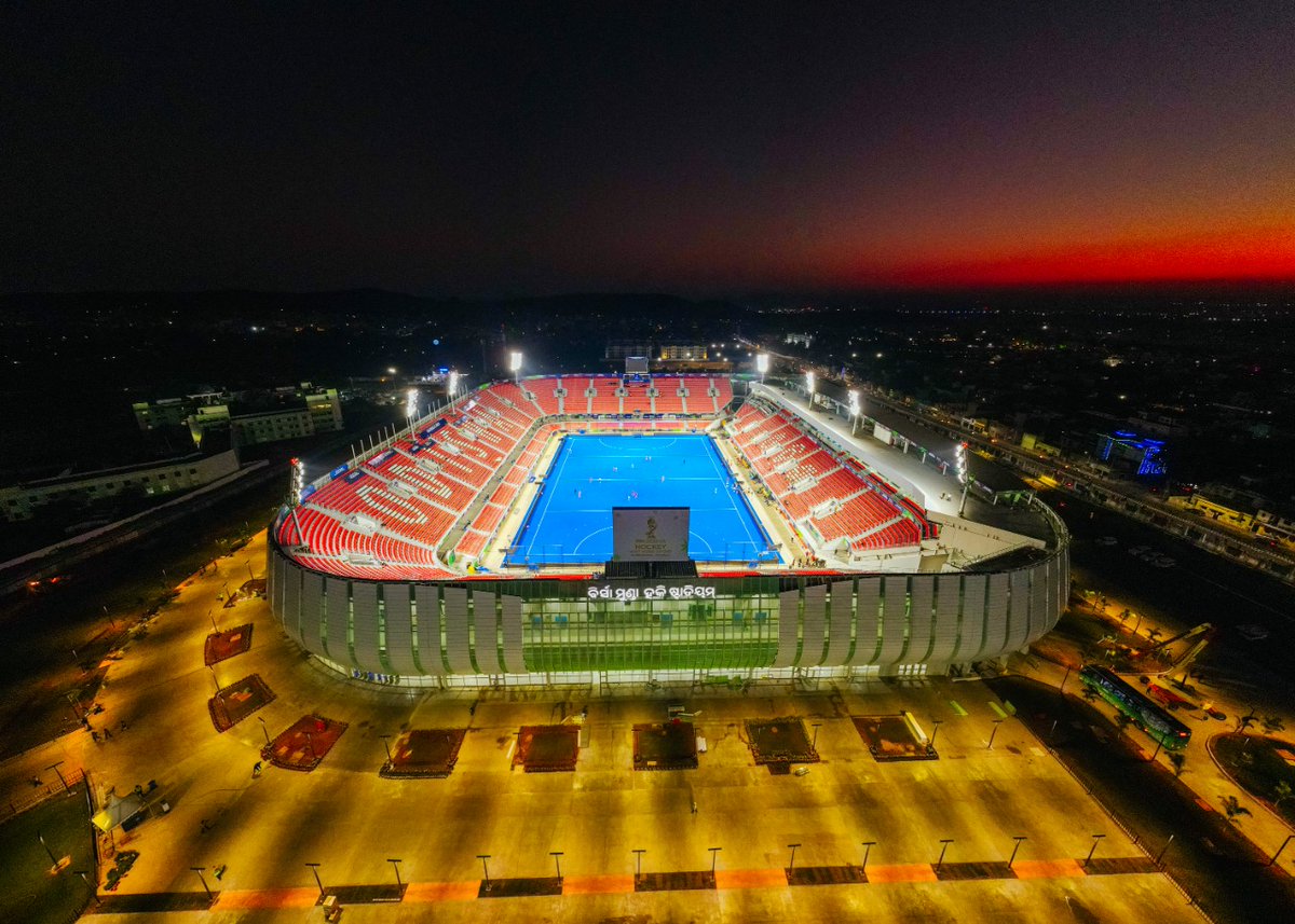 TheHockeyIndia's tweet image. Birsa Munda Hockey Stadium is the epitome of a beautiful stadium for the beautiful game. 🤩

#IndiaKaGame #HockeyIndia #HWC2023 @CMO_Odisha @sports_odisha @Media_SAI @IndiaSports