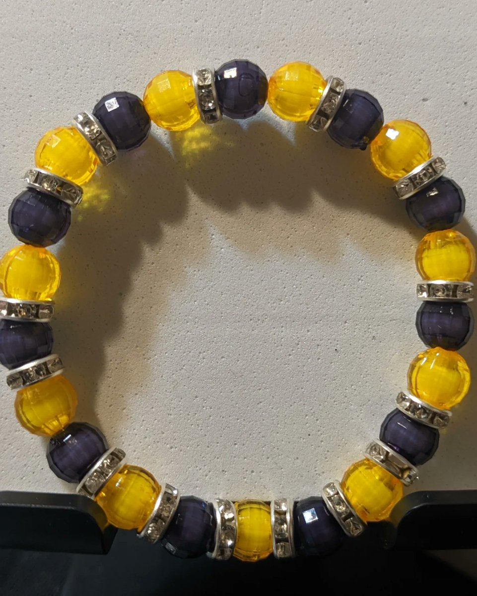 littleshoes08's tweet image. Made with love. Midnight hobby 📿 #braceletmaking #earringmaking #soothesmysoul #calmsmyanxiety #BraceltFever #jewelrymaking #funhobby