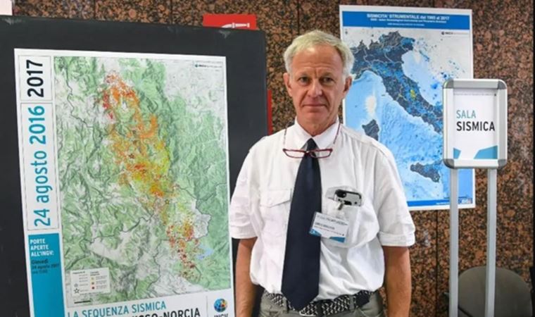 cumhuriyetgzt1's tweet photo. İtalyan deprem uzmanı:
"Türkiye 3 metre Arap Yarımadası'na doğru kaydı"
https://t.co/bdTW9wwg1g https://t.co/ilDZ9wtFlI