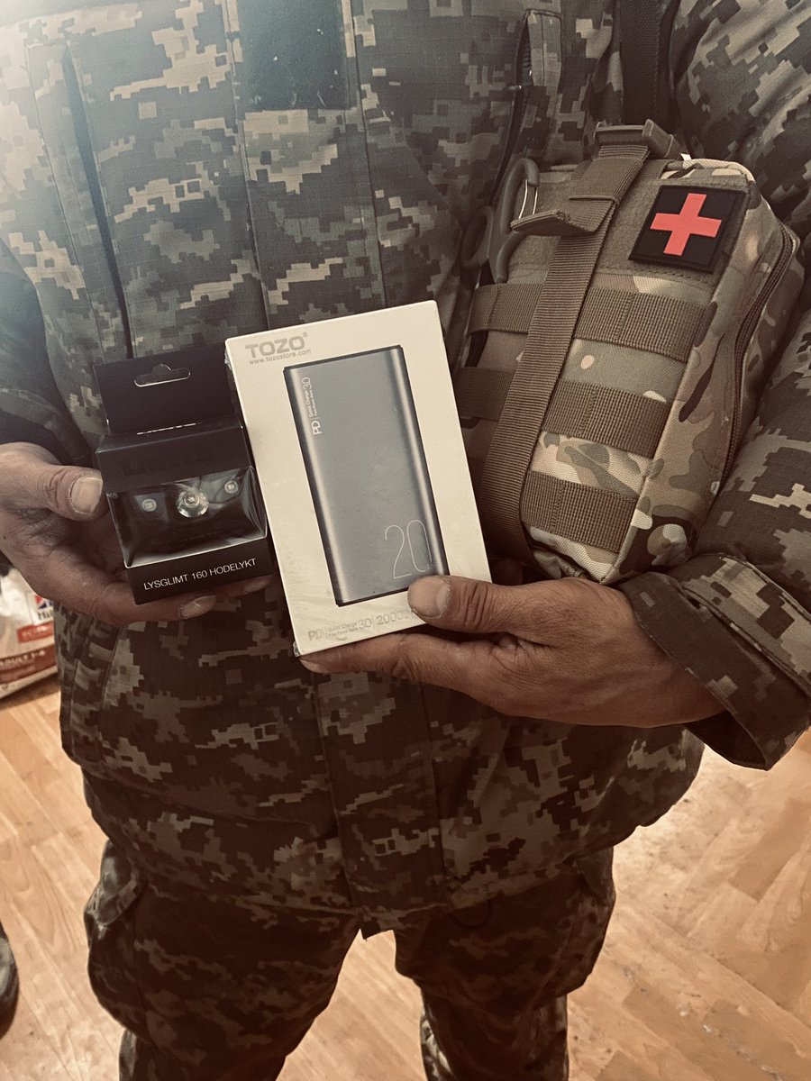 KhrystyaGrubogo's tweet photo. Ми передаємо привіт нашим козакам, а козаки передають пекельні привіт ryzne👍🏻 Так і наближуємо перемогу разом🇺🇦♥️🇺🇦 https://t.co/u8wIkctJol