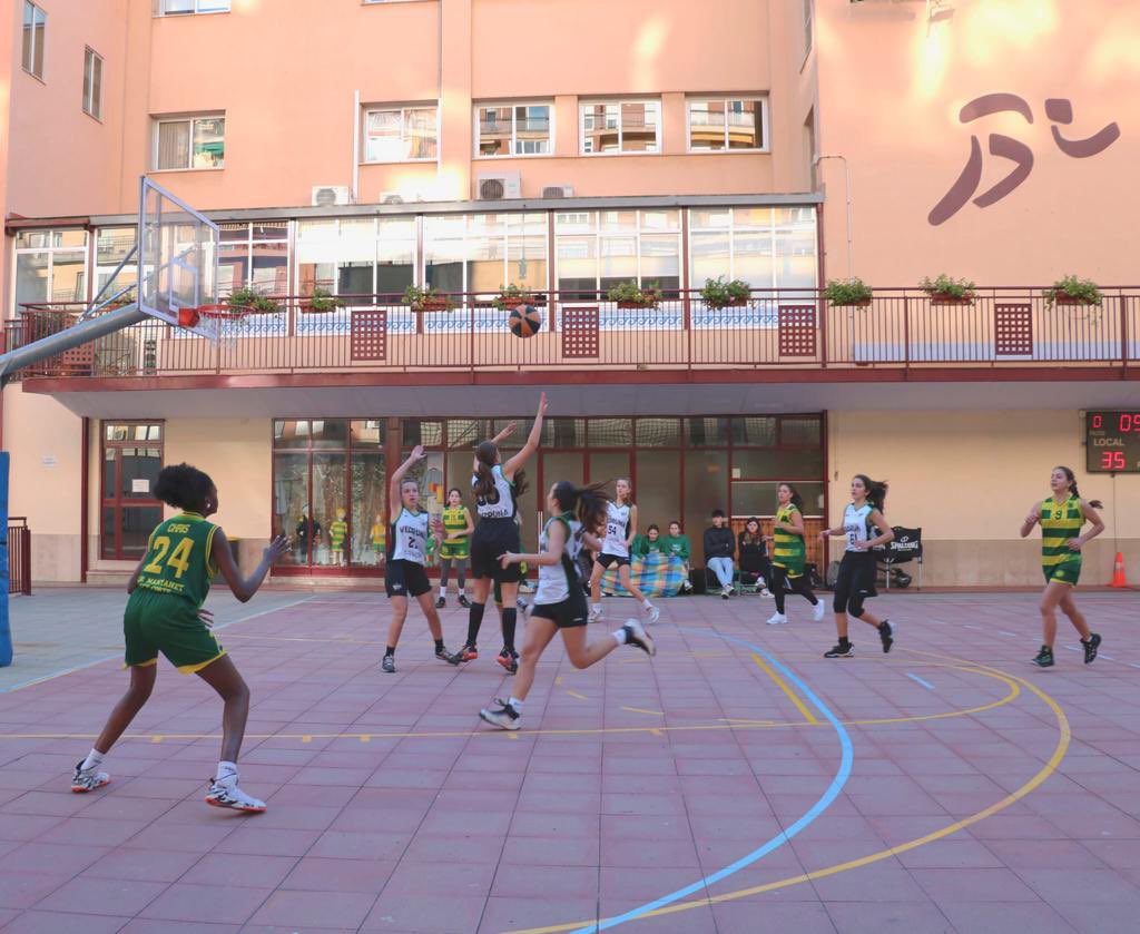 C.B Manyanet Les Corts tweet media