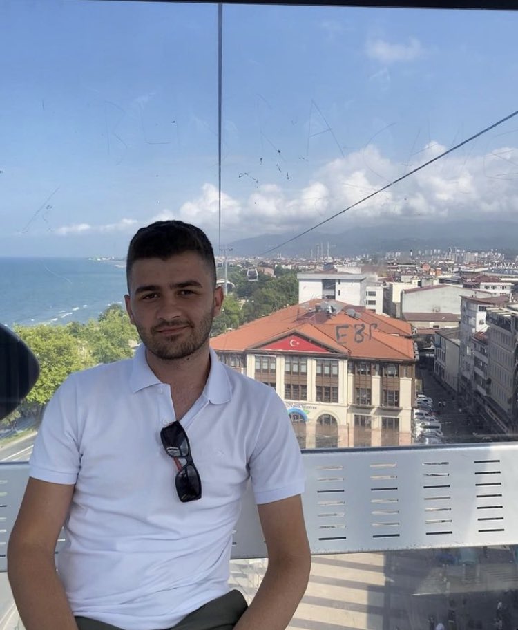 UNIGFBKaradeniz's tweet photo. ACİL! 27 SAATTİR ENKAZ ALTINDALAR!
Artvin UNIGFB önceki dönem başkanımız Kaan Koyuncu ve ailesi dün akşam 19.00 da hayattayız enkazdayız diye bildirmiş fakat hala bir yardım ulaşmamış.
Sütçü imam mahallesi salman dulbakir pınar sitesi no:15 kapı no:6 Dulkadiroğlu/Kahramanmaraş https://t.co/7T1t7X47zK