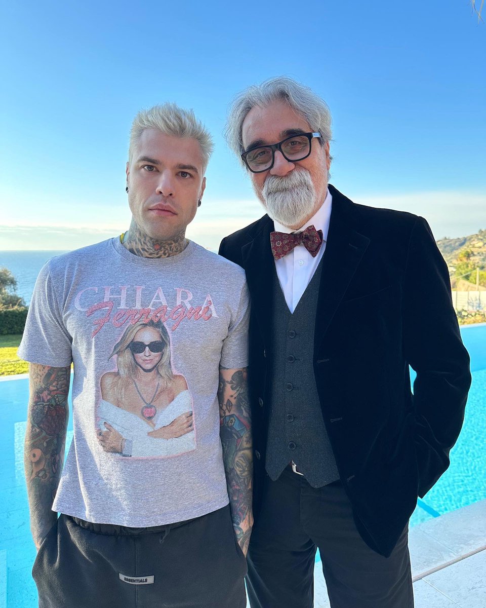 Fedez's tweet image. Beppe Vessicchio ospite fisso a Muschio Selvaggio su @RaiDue