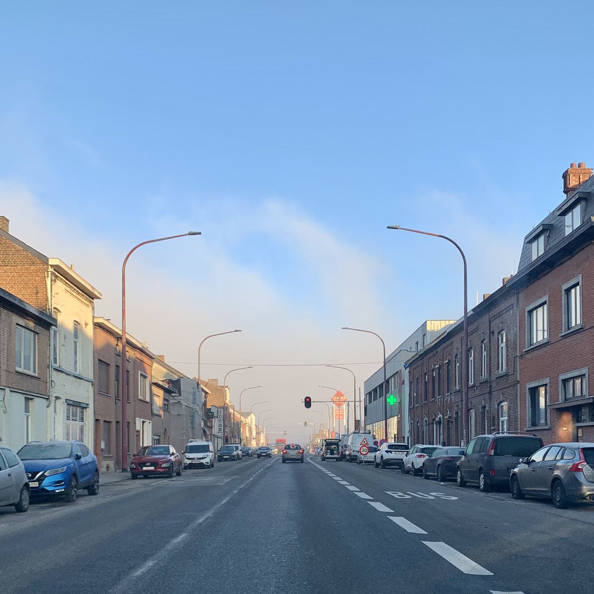 damtrefois's tweet photo. Sympathique brouillard sur Charleroi. L’impression d’arriver tout droit dans le Mordor https://t.co/LqAwHplsG3
