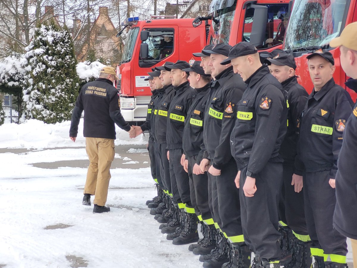 KP_PSP_Chojnice's tweet photo. Wizytacja Komendy przez Pomorskiego Komendanta Wojewódzkiego Pana Nadbrygadiera Piotra Socha. 
Pan Komendant wziął również udział w zebraniu sprawozdawczo - wyborczym komisji zakładowej NSZZ Solidarność. https://t.co/H66ZiWcVho