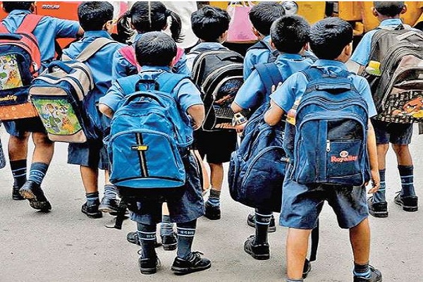 JagbaniOnline's tweet image. ਸਕੂਲ ਬੈਗ ਦਾ ਬੋਝ ਘੱਟ ਕਰੇਗੀ ਸਰਕਾਰ, ਦੂਜੀ ਜਮਾਤ ਤੱਕ ਦੇ ਵਿਦਿਆਰਥੀਆਂ ਲਈ ਹੋਣਗੀਆਂ ਸਿਰਫ਼ 2 ਕਿਤਾਬਾਂ
jagbani.punjabkesari.in/national/news/…
#Students #SchoolBag #2ndClass #NationalNews #Jagbani