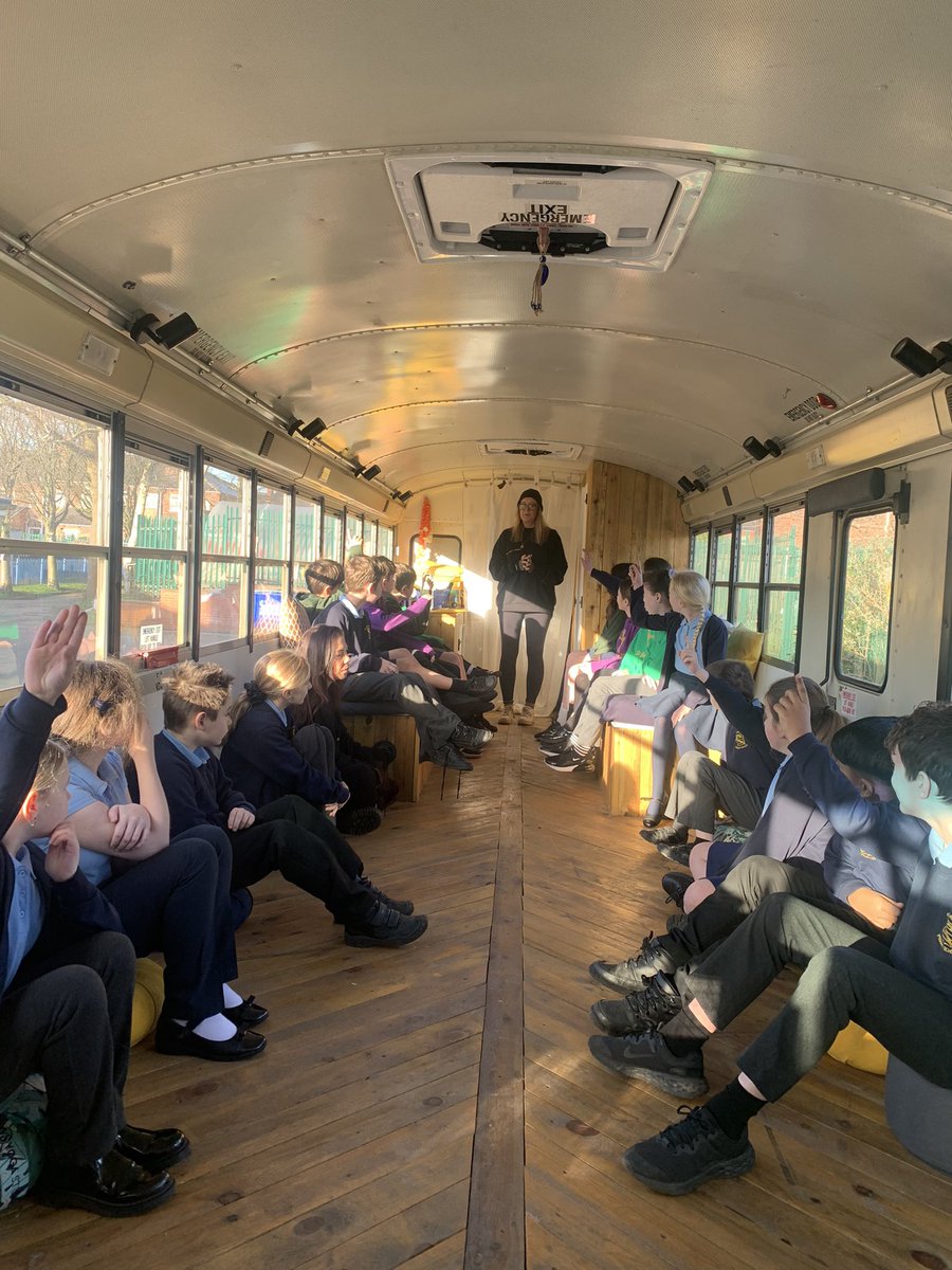 Kelly Osborne tweet media