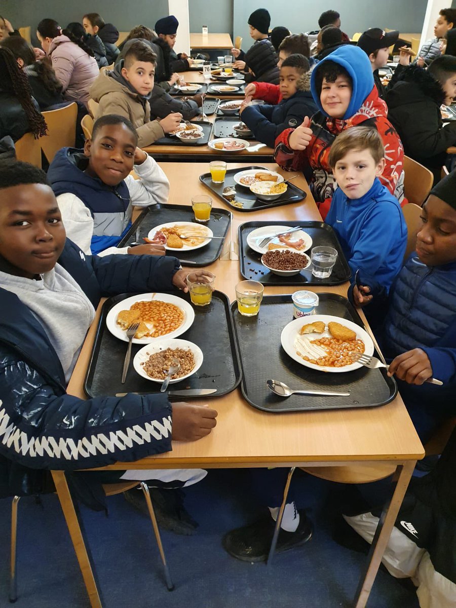 woodberrydownN4's tweet image. Our #Year6 children from #WoodberryDown and across #NWFed have enjoyed their first night at #PGL Osmington Bay and have had a hearty breakfast ahead of their adventures.