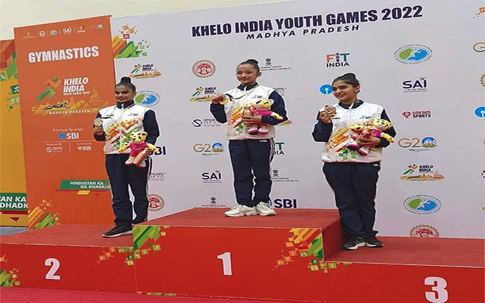 RUBARUBARAMULLA's tweet photo. Gymnast Muskan Rana won the first gold medal for J&amp;K in the ongoing Khelo India Youth Games 2023 in Madhya Pradesh, making the entire state proud. 

@OfficeOfLGJandK @JKSportsCouncil
 
#Kashmira #inspiration #Motivation #KheloIndiaYouthGames #TuesdayMotivaton https://t.co/AFDGkF3coC