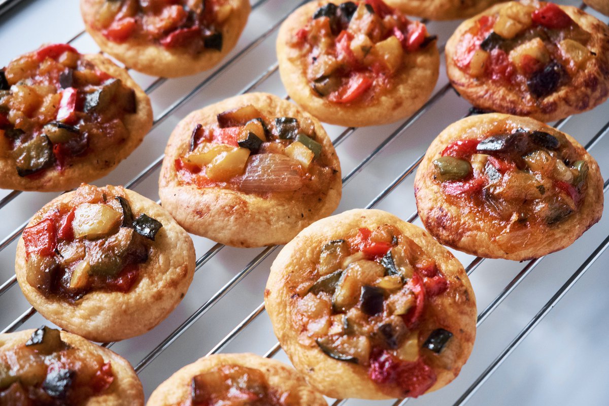 Instead of making a traditional pie this #pizzaday, we have a recipe for mini pizza bianca with smoked scamorza and Brinjal🍆Caponata that we think you’re going to love!