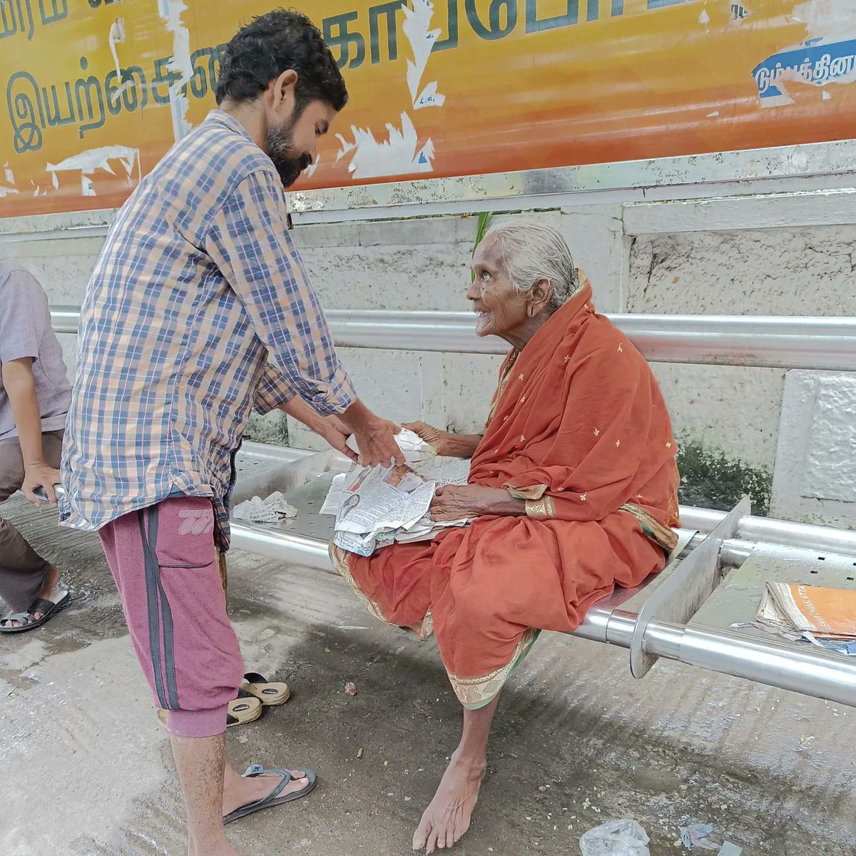 Thuvakkam's tweet photo. Donate towards Zero hunger drive- https://t.co/uWtozDQ6V8

There are about 19 crore Indians facing hunger.
There is nothing worse than not giving when we are in the ability to.

Let us come together for #Zerohungerdrive in giving our fellow humans food.

#Thuvakkam #SDG2 https://t.co/tJTbBjmRzI