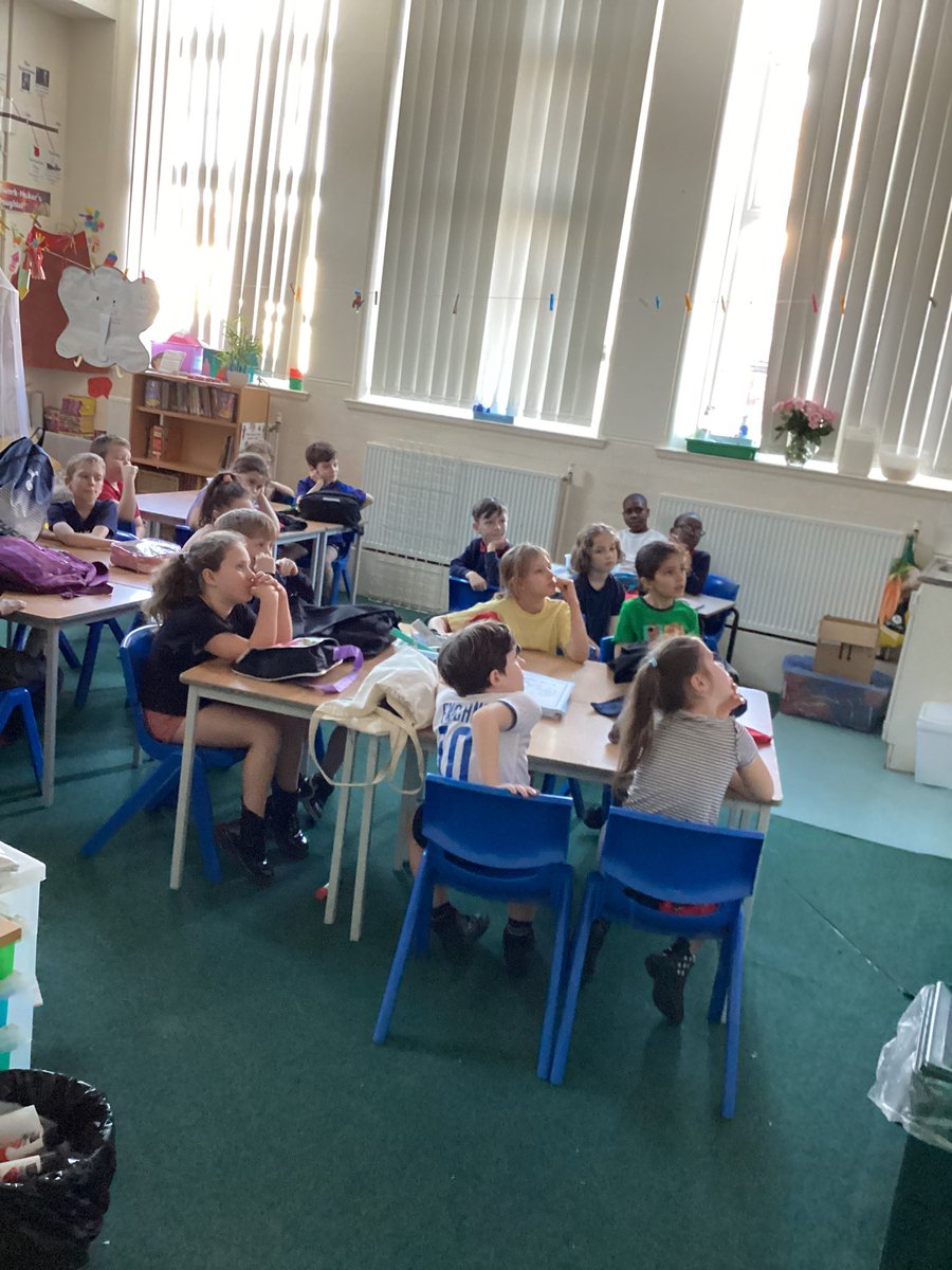 thoresbyprimary's tweet image. Year 3 joining in with #SaferInternetDay #bbclivelesson before we go to PE!