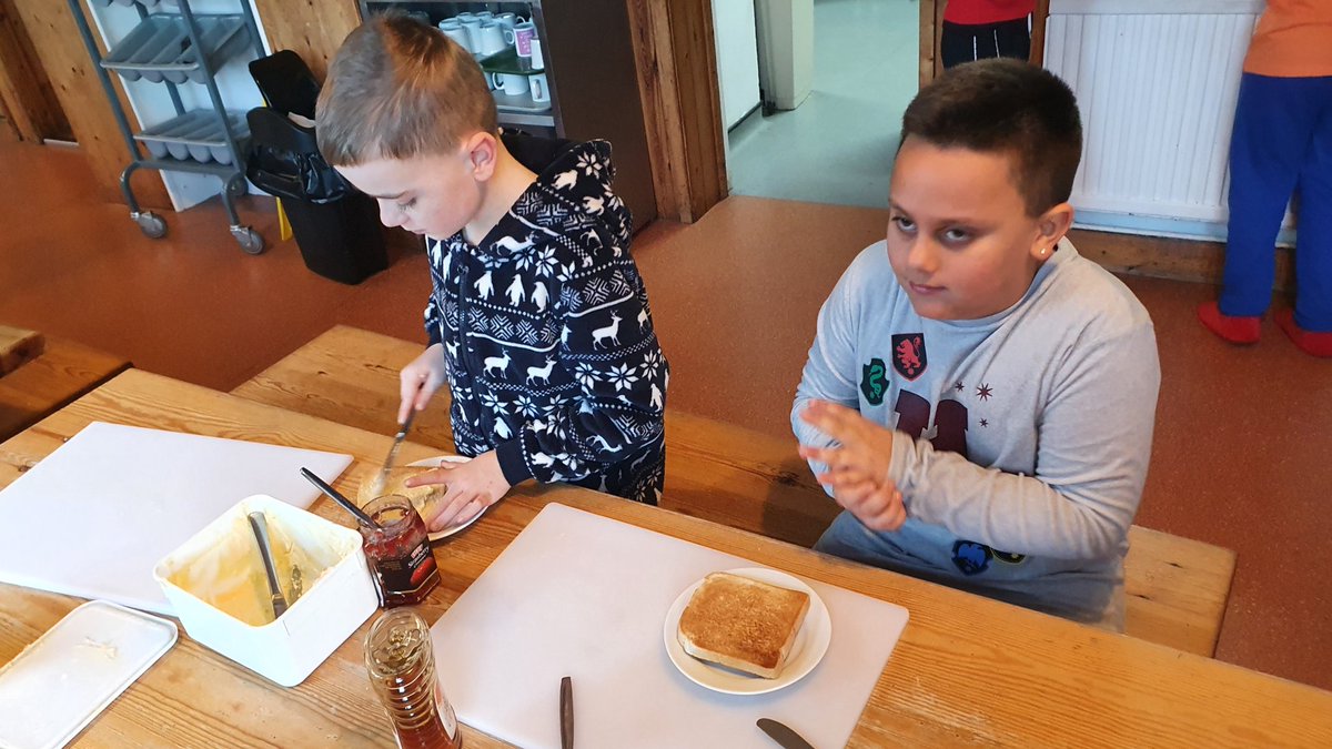 We survived our first night, its now feeding time at the zoo before we head out again! <a href="/LansdownePS/">Lansdowne Primary</a>