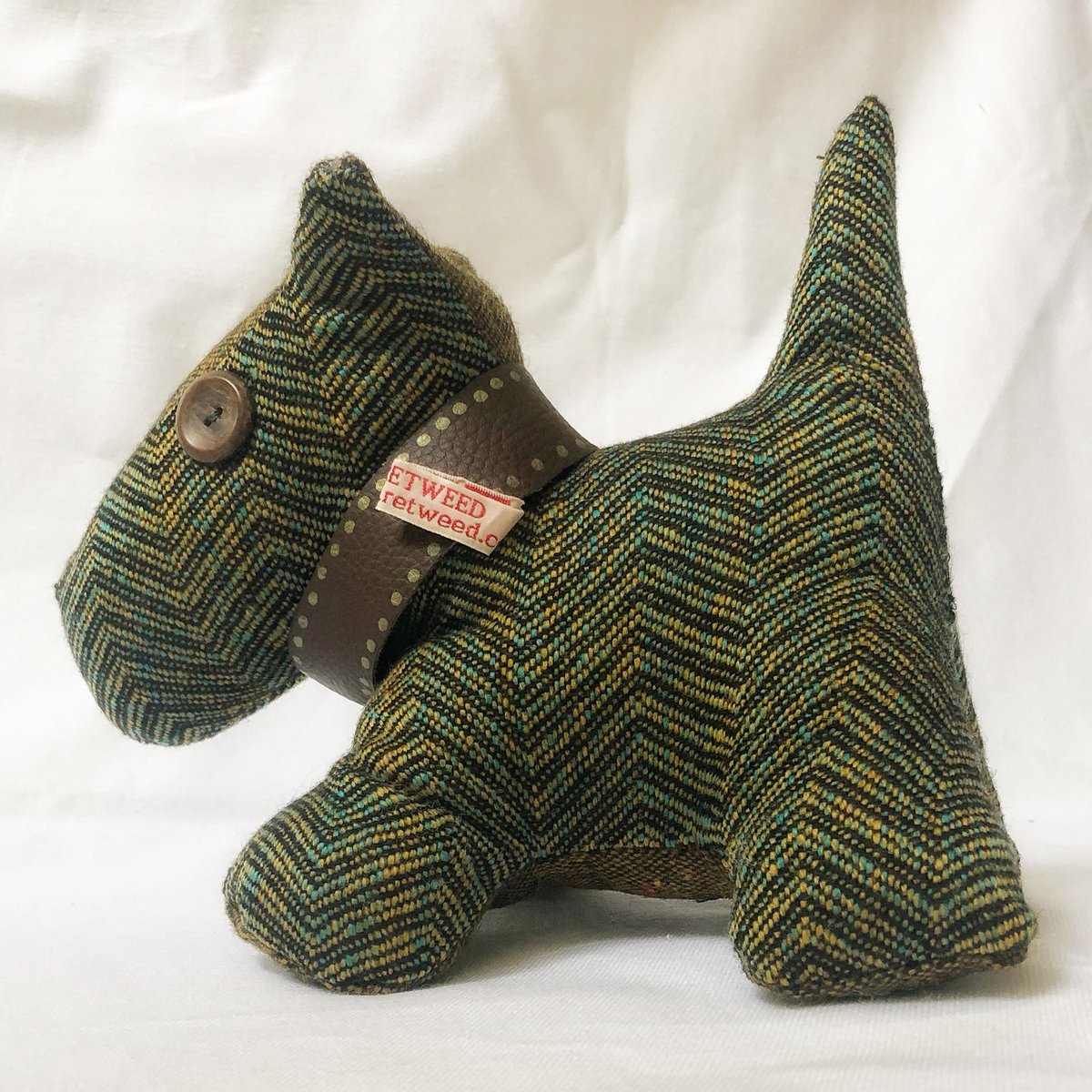 What connects James IV, Humphrey Bogart and Julie Andrews? All devoted owners of the self-assured, independent & playful Scottie Dog.  You too could own your own unique and characterful pup - just check out our website here loom.ly/6Ftc5aU for details. #BuySocial #SocEnt