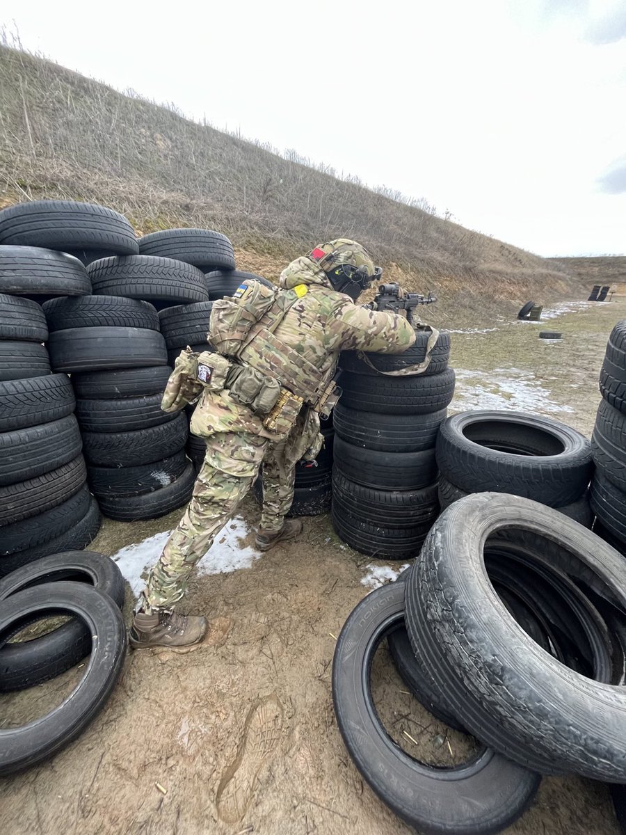 Традиційний курс вихідних♥️❤️‍🔥 Базовий дводенний 11-12.02 -базова тактична медицина -базова стрілецька підготовка -базова інженерна підготовка ❤️‍🔥Для запису - в дірект.