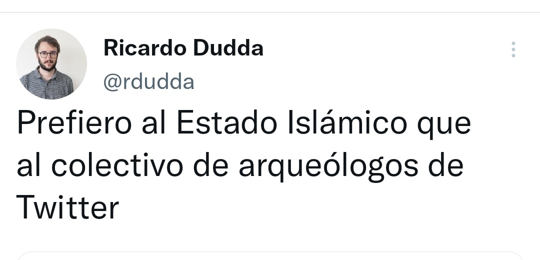 par_virtual's tweet photo. Es impresionante que el editor de @Letras_Libres esté comparando al colectivo de arqueólogos, que reivindica sus derechos laborales y el respeto a su profesión, con un grupo terrorista. Hay frases que dicen mucho del que las pronuncia. https://t.co/HLSHSQRTHn