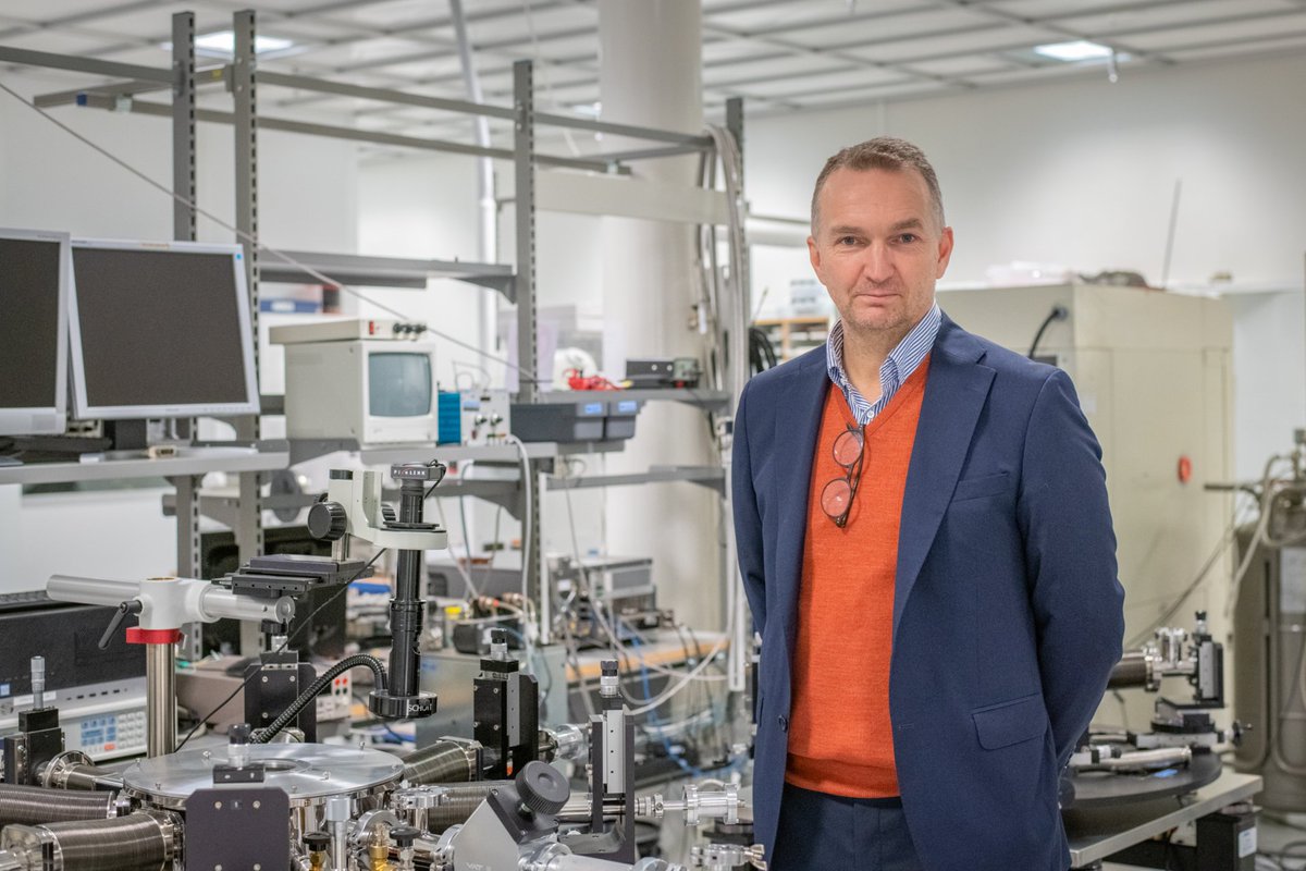 Grattis LiU-professor Magnus Berggren som får <a href="/NorrkopingSe/">Norrköpings kommun</a>  hedersmedalj Honoris Causa – S:t Olofsmedaljen. Hans forskning inom organisk bioelektronik och elektronik i växter har bidragit till att placerat Campus Norrköping på den internationella forskningskartan.