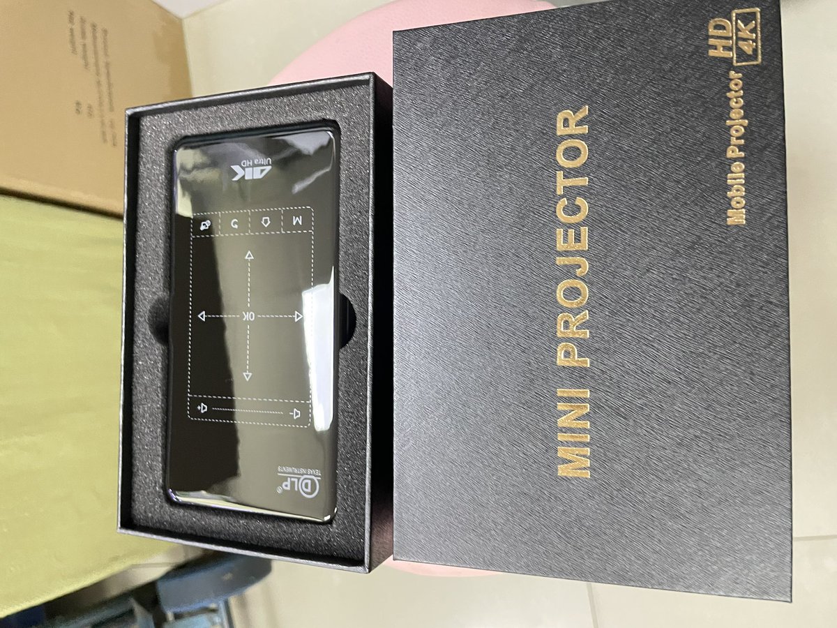 ShimingZhou8's tweet image. Mini projector, PM if interested #projector #projectorscreen