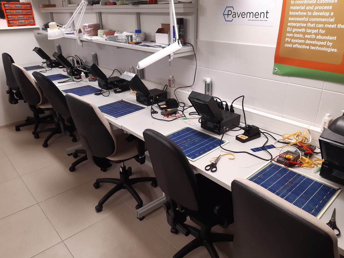 5GSolar's tweet photo. The second workshop for high schoolers to build their own #solarpanels is halfway through!
Most of the participants have not soldered anything before this #diyworkshop, yet again, we are #impressed with their soldering #skills
#DIY #workshop #solarcells #photovoltaics https://t.co/DEoPpsa4oV