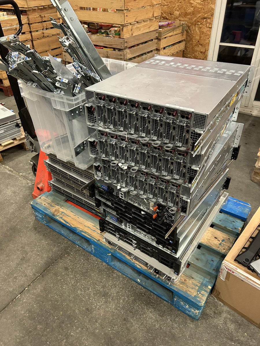 Julien Briault 🩷💿💜 tweet media