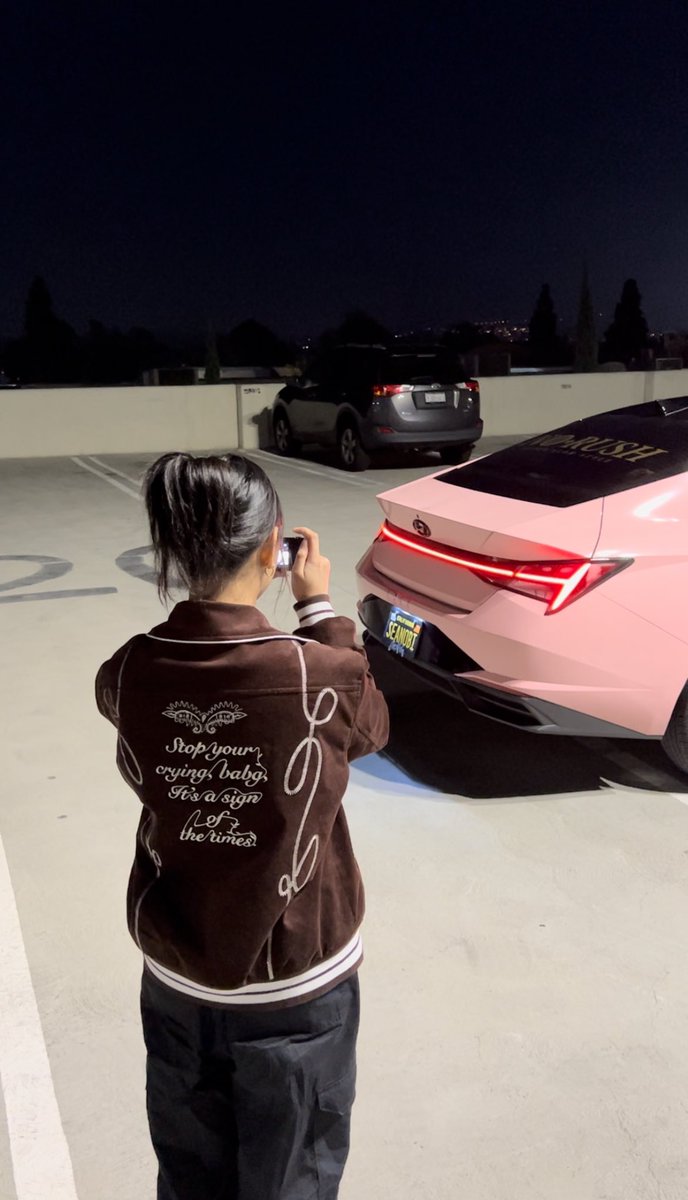 SeanPatrickAbe1's tweet photo. she brought out the digital cam 🫡 https://t.co/K31WfvUt1f