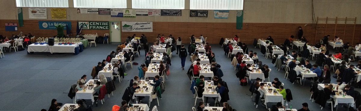Dernière journée au championnat de Ligue à Ennezat pour les Lions.

Pour l'instant parmi nos 13 joueurs,5 qualifiés, et 5 autres qui la jouent ce matin.
#echecs #ennezat
