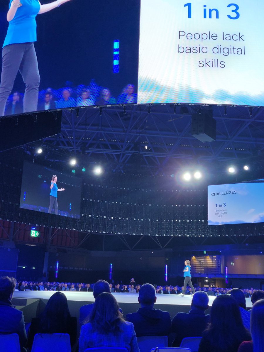It's a rough ask to give a speech in the round but <a href="/Cisco/">Cisco</a> EMEA chief Wendy Mars doing a sterling job #ciscolive