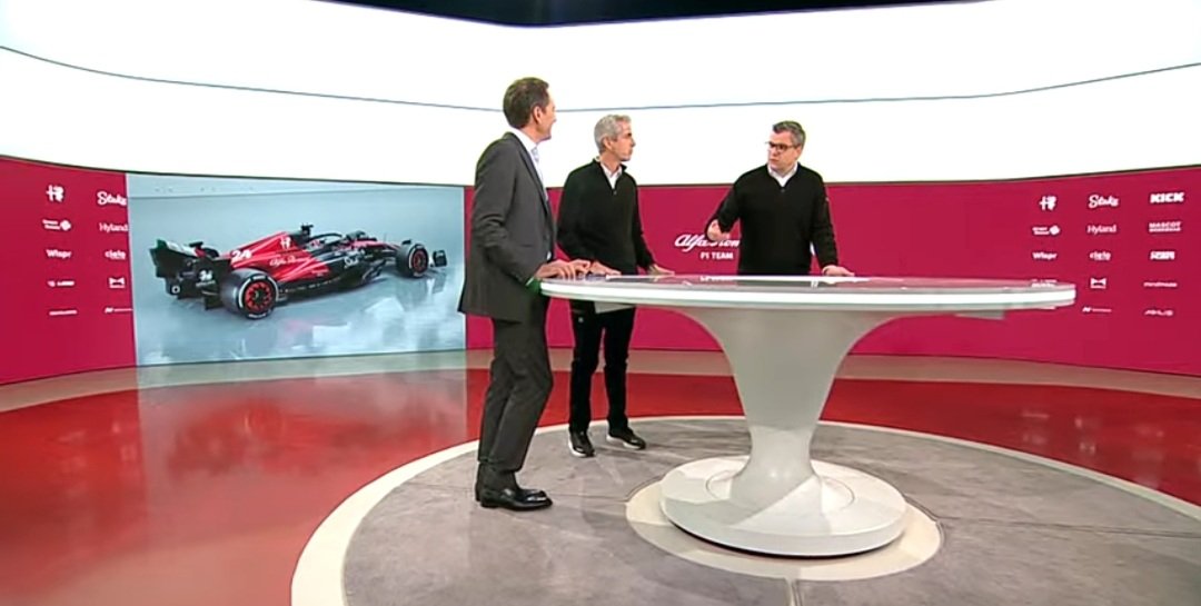 SergioCV_f1's tweet photo. Primera imagen del @alfaromeof1. Cambio radical de colores. #F1 https://t.co/gTXTDBFl1T