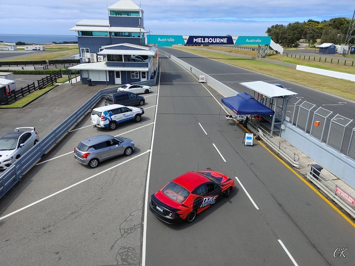 Impalfa's tweet photo. Had an Mega day today at #PhillipIsland @PICircuit! Had a play with the the suspension and tyre settings. Could not have gone better and the #TrophyR is amazing on this fast flowing track. https://t.co/WCwOs94xbo