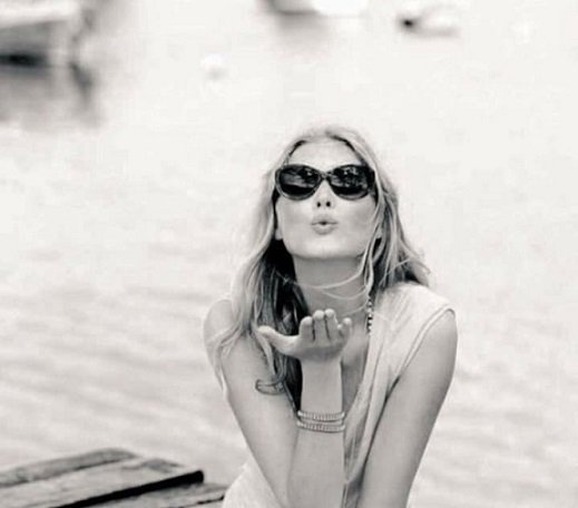 RT <a href="/GittePrina/">GittePrina</a> Love is giving away kisses... 
Take one, they’re free  … 💋💋💋

#Rumi 

#ThinkBIGSundayWithMarsha 
#InspireThemRetweetTuesday 
#Love #LightUpTheLove 
#FridayFeeling
#SaturdayMorning
#GoldenHearts
#ShineOn #ChooseLove 
#FamilyTRAIN #StarFishClub
#IAMChoosingLove
