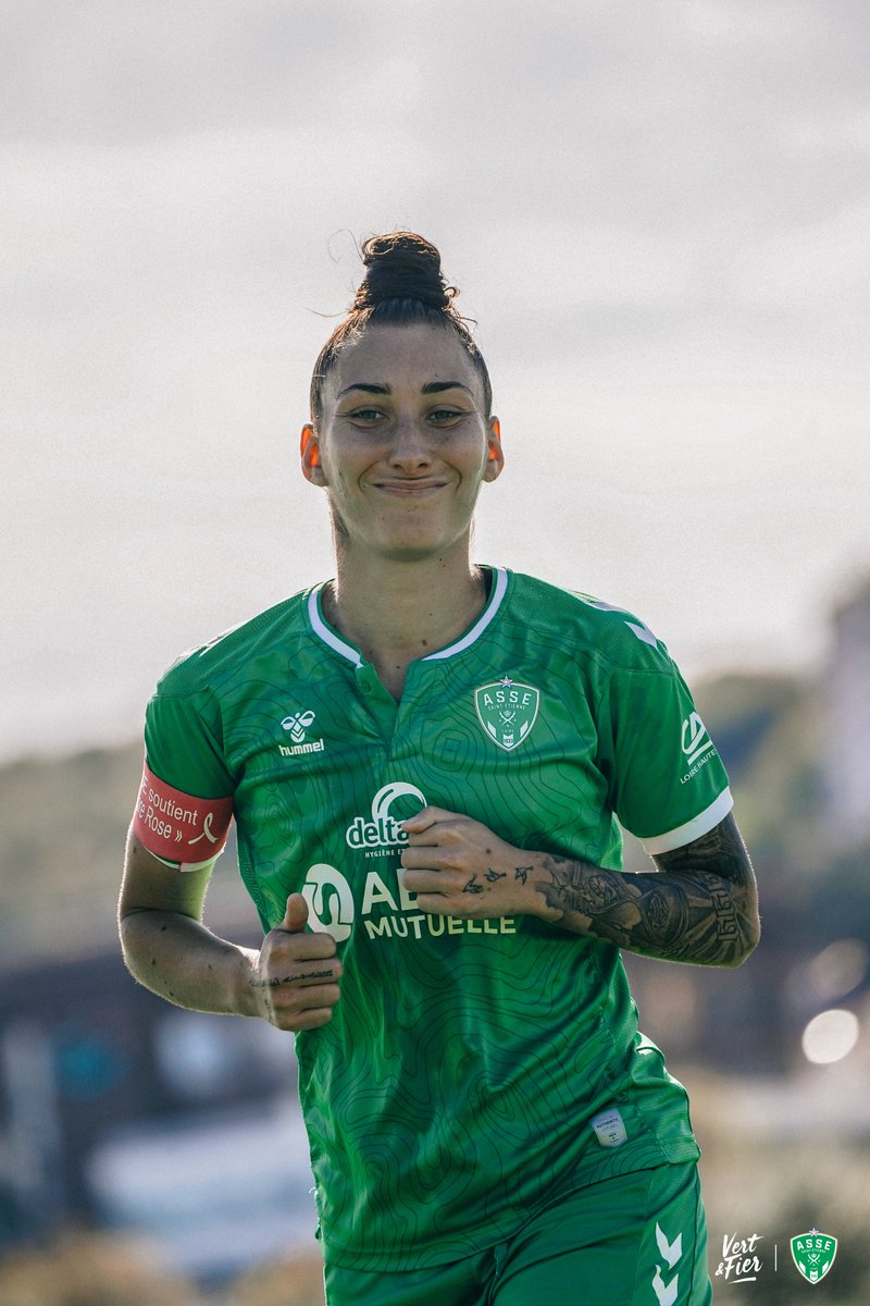 ASSEFeminines's tweet photo. ��� Co-meilleure buteuse des Vertes, @cindycaputo18 fête ses 2️⃣4️⃣ ans aujourd'hui !

𝙅𝙤𝙮𝙚𝙪𝙭 𝙖𝙣𝙣𝙞𝙫𝙚𝙧𝙨𝙖𝙞𝙧𝙚 𝘾𝙖𝙥𝙪 💚 https://t.co/deTzOmhgrI
