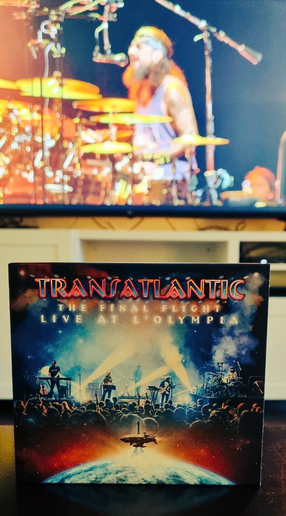 ProjectMankind's tweet image. Watching the new Transatlantic blu-ray &apos;The Final Flight, Live at L&apos;olympia&apos; 
Needless to say but it sound and looks amazing! #ProgOn
#TheAbsoluteuniVerse